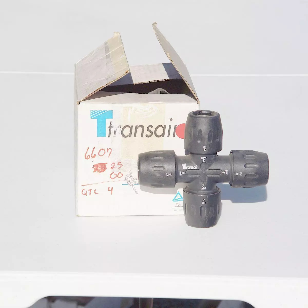 Parker Transair Equal Cross 1" 66072500